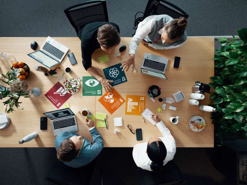 Fyra personer på jobbet